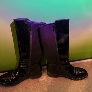 The Children’s Place girl’s size 3 faux patent leather boots w/gem embellishment